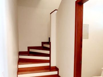 Vendo casa 4 dormitorios, dentro de conjunto, sector Norte, Santa Lucía Alta