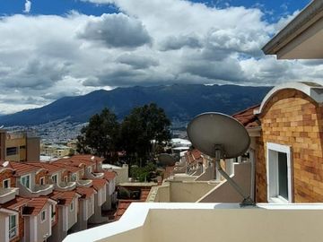 Vendo casa 4 dormitorios, dentro de conjunto, sector Norte, Santa Lucía Alta