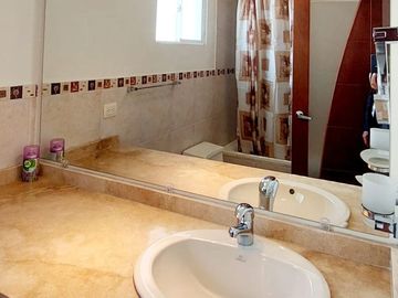 Vendo casa 4 dormitorios, dentro de conjunto, sector Norte, Santa Lucía Alta