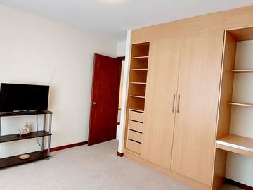 Vendo casa 4 dormitorios, dentro de conjunto, sector Norte, Santa Lucía Alta