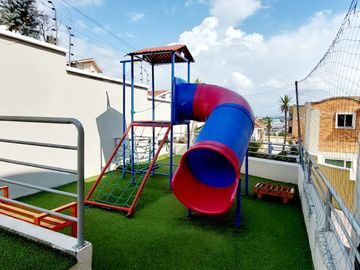 Vendo casa 4 dormitorios, dentro de conjunto, sector Norte, Santa Lucía Alta