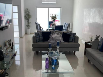 HERMOSA CASA EN VENTA , JARDINES DE VISTA ALEGRE II , MERIDA YUCATAN .