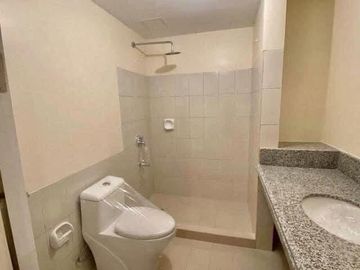 FOR SALE CONDO IN LAS PINAS SONORA GARDEN NEAR CAVITE ROBINSON ALABANG SM SOUTH MALL You sent details pala