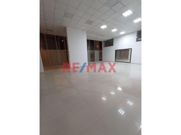 EDIFICIO CORPORATIVO EN ALQUILER EN IMPORTANTE VIA DE SALAMANCA, 2,450 M²