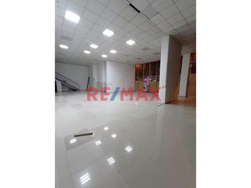 EDIFICIO CORPORATIVO EN ALQUILER EN IMPORTANTE VIA DE SALAMANCA, 2,450 M²