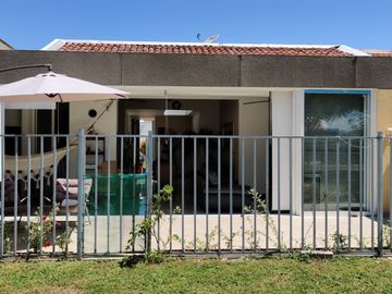 SE VENDE ACOGEDORA CASA EN EL CASTILLO / JAMUNDI VALLE DEL CAUCA.