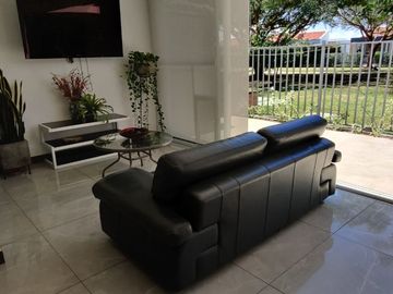 SE VENDE ACOGEDORA CASA EN EL CASTILLO / JAMUNDI VALLE DEL CAUCA.