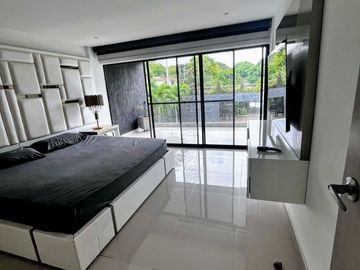 Casa en venta de lujo-Sector la Maria