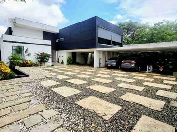 Casa en venta de lujo-Sector la Maria