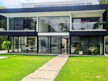 Casa en venta de lujo-Sector la Maria