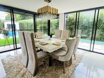 Casa en venta de lujo-Sector la Maria