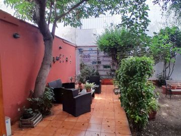 VENDO CASA DE DOS NIVELES CON AZOTEA EN MIRAFLORES