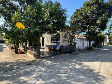 Bunga Raya Corner House Next to Botania 1 Batam Center For Sale