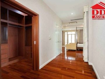 For Sale / Rent Super Luxury house Prime Sukhumvit 67  code : H8172