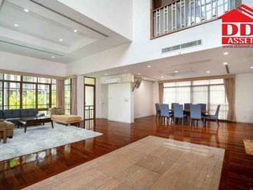 For Sale / Rent Super Luxury house Prime Sukhumvit 67  code : H8172