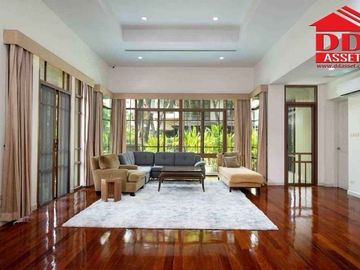 For Sale / Rent Super Luxury house Prime Sukhumvit 67  code : H8172