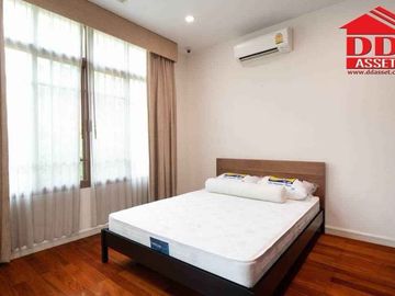 For Sale / Rent Super Luxury house Prime Sukhumvit 67  code : H8172