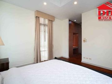 For Sale / Rent Super Luxury house Prime Sukhumvit 67  code : H8172