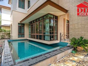 For Sale / Rent Super Luxury house Prime Sukhumvit 67  code : H8172