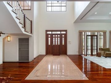 For Sale / Rent Super Luxury house Prime Sukhumvit 67  code : H8172
