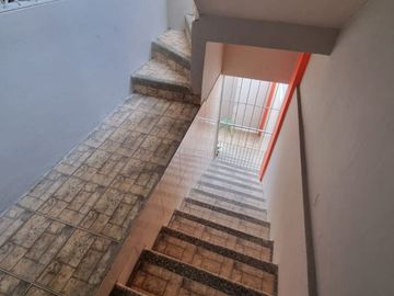 Casa Rentera en Venta en la Alborada, 4 Departamentos, Norte de Guayaquil.
