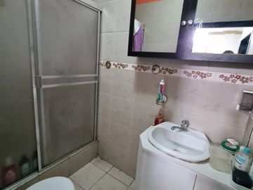 Casa Rentera en Venta en la Alborada, 4 Departamentos, Norte de Guayaquil.