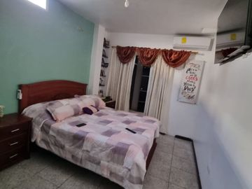 Casa Rentera en Venta en la Alborada, 4 Departamentos, Norte de Guayaquil.