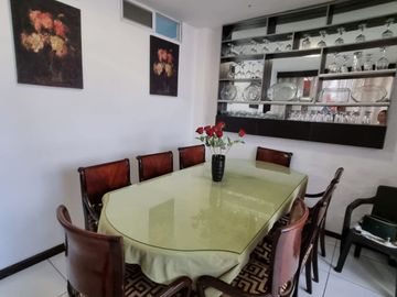Casa Rentera en Venta en la Alborada, 4 Departamentos, Norte de Guayaquil.