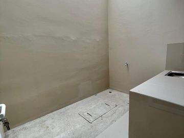 RUMAH BARU 2 LANTAI DI KAVLING DEPLU CILEDUG BINTARO TANGERANG, SHM