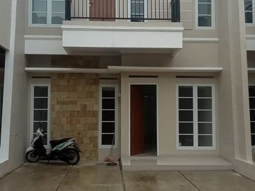 RUMAH BARU 2 LANTAI DI KAVLING DEPLU CILEDUG BINTARO TANGERANG, SHM
