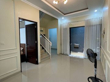 TOWNHOUSE READY STOCK 3KT FASILITAS KOLAM RENANG DAN MUSHOLLA CLUSTER NYAMAN, PAMULANG DKT VILA DAGO 900 JT-AN