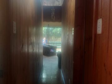 PROPIEDAD SOLIDA EN ALGARROBO.-