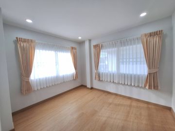 House for sale, beautiful and new, in the Ornsirin 6 project, Chiang Mai