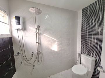 House for sale, beautiful and new, in the Ornsirin 6 project, Chiang Mai