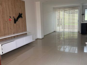 OPORTUNIDAD DE INVERSION, CASA EN CONJUNTO CERRADO EN LA FLORIDA, MANIZALES