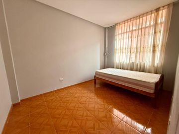Venta De Casa En Urb San Isidro I Etapa De 3 Pisos (GAPONTE)