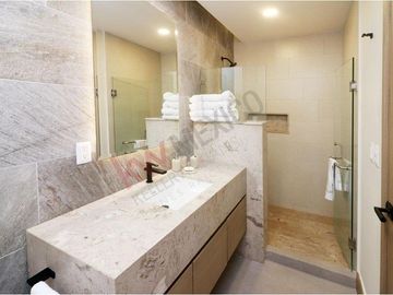 Penthouse Frente al Mar en Venta Torre Sunset View