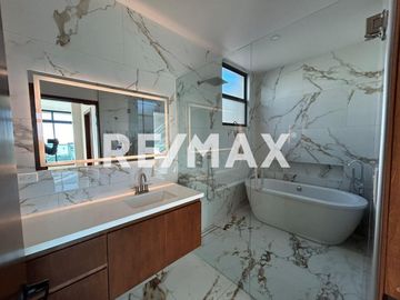 CASA EN VENTA EN  RESIDENCIAL SUEÑOS DEL MAR (PLAYAS DE TIJUANA - ROSARITO)