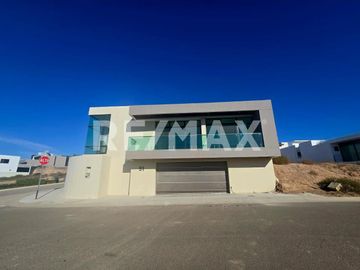 CASA EN VENTA EN  RESIDENCIAL SUEÑOS DEL MAR (PLAYAS DE TIJUANA - ROSARITO)