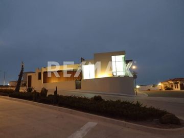 CASA EN VENTA EN  RESIDENCIAL SUEÑOS DEL MAR (PLAYAS DE TIJUANA - ROSARITO)