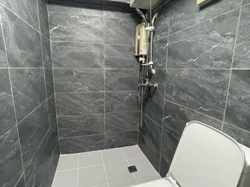 2-Bedroom Loft-type Condo Unit for Sale in Mandaluyong!