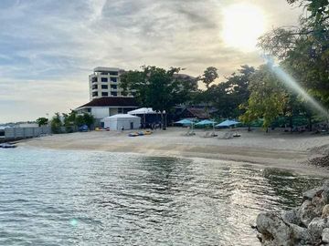 🌊 FOR SALE: 1-Bedroom Corner Unit in Tambuli Seaside Living, Mactan Island, Lapulapu City, Cebu, Philippines