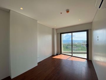 🌊 FOR SALE: 1-Bedroom Corner Unit in Tambuli Seaside Living, Mactan Island, Lapulapu City, Cebu, Philippines