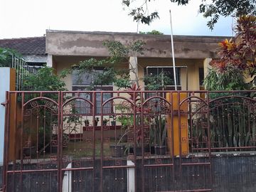 Jual Rumah Asri & Terawat di Sarijadi Bandung – Lokasi Strategis, Siap Huni!