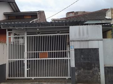 Jual Rumah Asri & Terawat di Sarijadi Bandung – Lokasi Strategis, Siap Huni!