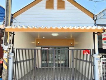 Second-hand townhouse for sale, newly renovated, Chitaree Village, Sahapat Group, Sriracha