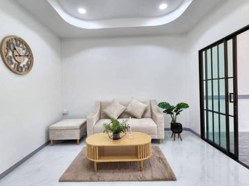 Second-hand townhouse for sale, newly renovated, Chitaree Village, Sahapat Group, Sriracha