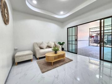 Second-hand townhouse for sale, newly renovated, Chitaree Village, Sahapat Group, Sriracha