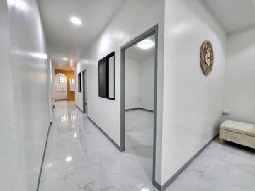 Second-hand townhouse for sale, newly renovated, Chitaree Village, Sahapat Group, Sriracha