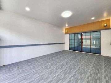 Second-hand townhouse for sale, newly renovated, Chitaree Village, Sahapat Group, Sriracha